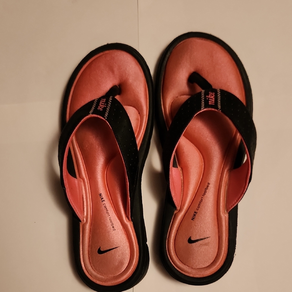 Nike Sandals Flip Flops Thongs, Size 7